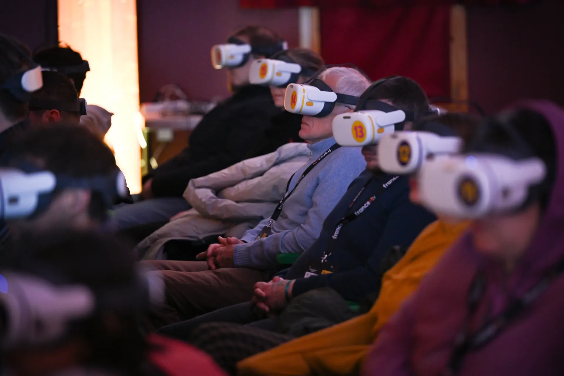 Public en immersion lors d'une séance de réalité virtuelle